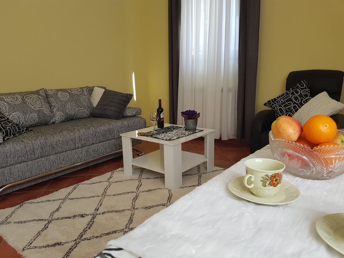Apartments Ella Rovinj Exteriör bild
